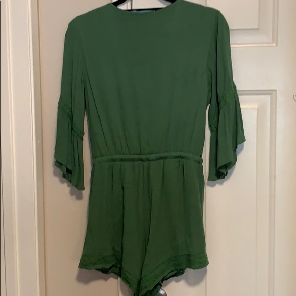 Aina Be Green Romper - Picture 2 of 5